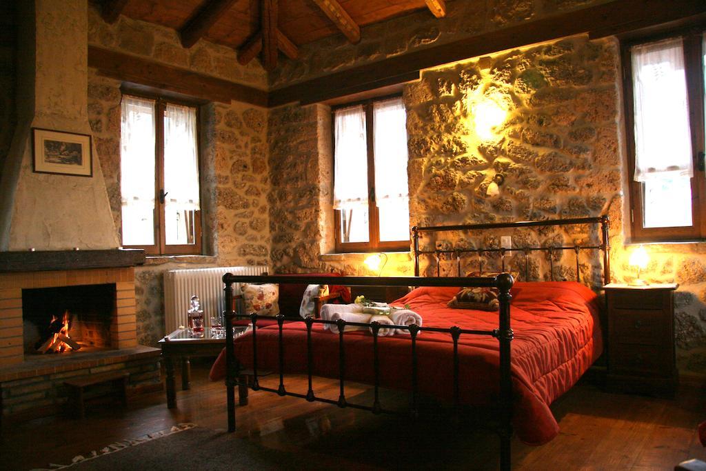 Pigi Tarlampa Hotel Trikala Quarto foto